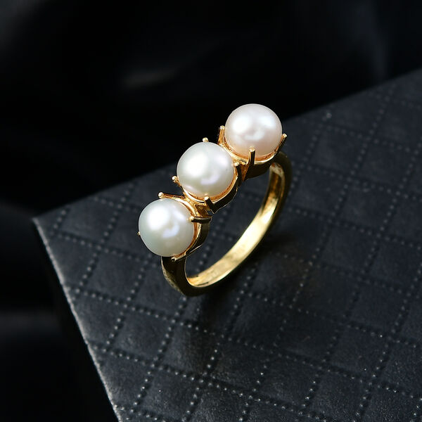 EverTrue wei&szlig;er S&uuml;&szlig;wasser Perle Trilogie-Ring in Goldton image number 1