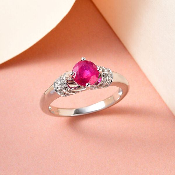 Afrikanischer Rubin und wei&szlig;er Zirkon-Ring - 1,53 ct. image number 2