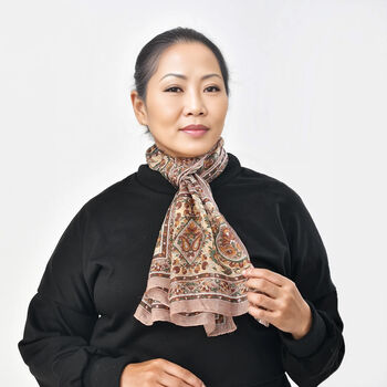 Tabby Printed 100%  RECTANGLE  SILK SCARF COLOR : Light Mauve  SIZE : 49  x 160  cm