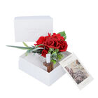 THE 5TH SEASON - Künstlicher Blumenstrauß mit roten Rosen und Raumspray in Geschenkbox, Rot image number 0