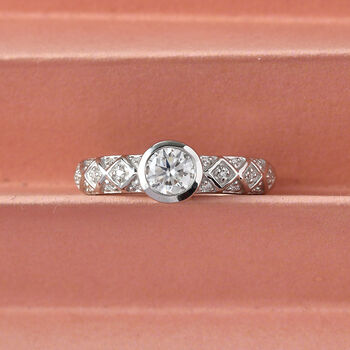 88 Facetten Moissanit Ring 925 Silber platiniert  ca. 0,57 ct