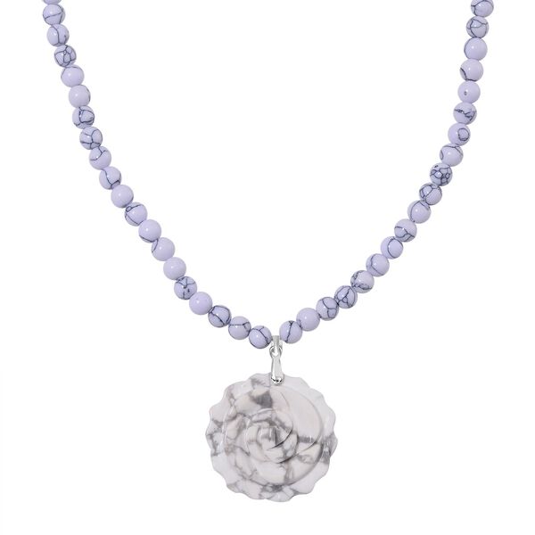 Wei&szlig;e Howlit handgeschnitzte Blumen-Halskette, 45 cm - 150 ct.