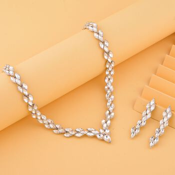 2er-Set- wei&szlig;e Kristall-Ohrringe und Halskette - 60 ct.