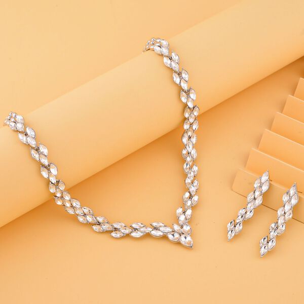 2er-Set- wei&szlig;e Kristall-Ohrringe und Halskette - 60 ct. image number 1