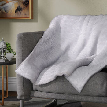 Serenity Night: Luxusdecke aus Kunstfell, Gr&ouml;&szlig;e 150x200 cm, Wei&szlig;