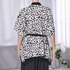 Superweiche Kimono mir Gürtel, Größe: 86 x 69, Leopardmuster, Weiß image number 1