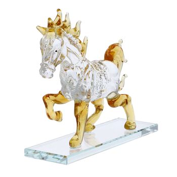 Dekorative Kristallglas-Pferdefigur auf quadratischem St&auml;nder, Gr&ouml;&szlig;e 12x12x6 cm, Gelb