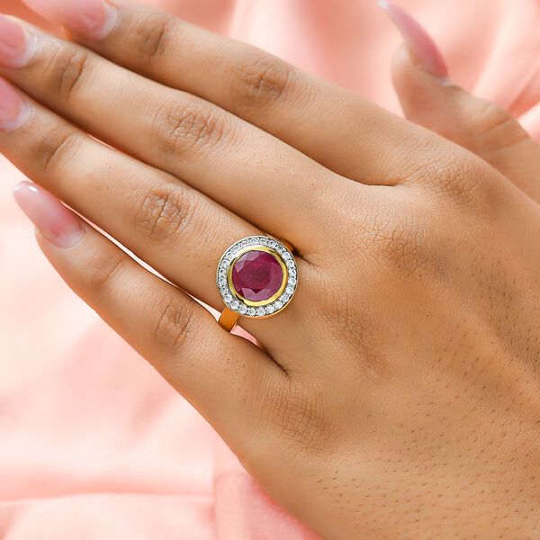 AAA Afrikanischer Rubin und weißer Zirkon-Ring - 5,98 ct. image number 3