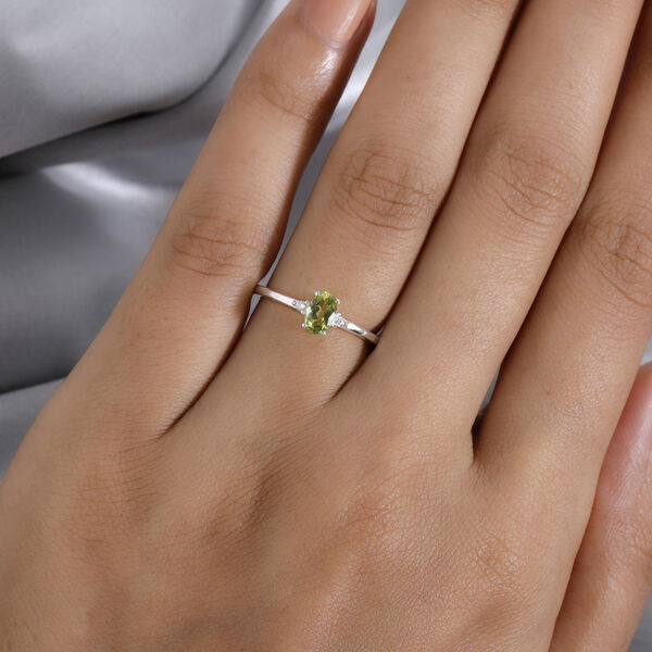 Nat&uuml;rlicher Peridot und Wei&szlig;er Simulierter Diamant Ring 925 Silber  ca. 0,53 ct image number 3
