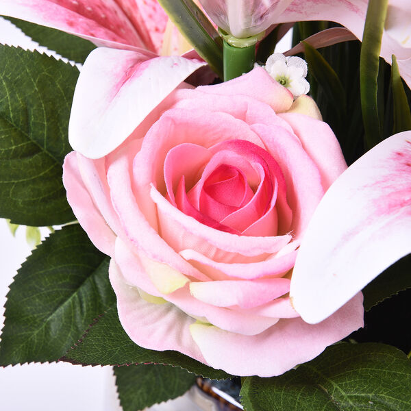 6 rosae Lilien, 3 rosa Rosen mit wei&szlig;er Keramikvase image number 2