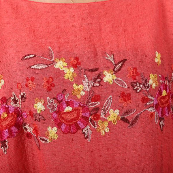 T-Shirt mit Blumen-Stickerei, Rot, Einheitsgr&ouml;&szlig;e&nbsp; image number 4