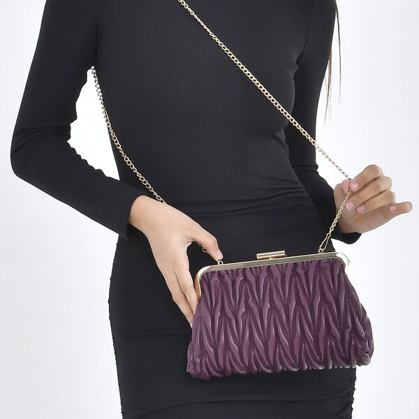 Clutch mit Metallschulterriemen in Stepp-Optik, Nude image number 3