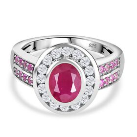 Montepuez-Rubin und Moissanit Ring, ca. 2,19 ct. Montepuez-Rubin und Moissanit Ring, ca. 2,19 ct.