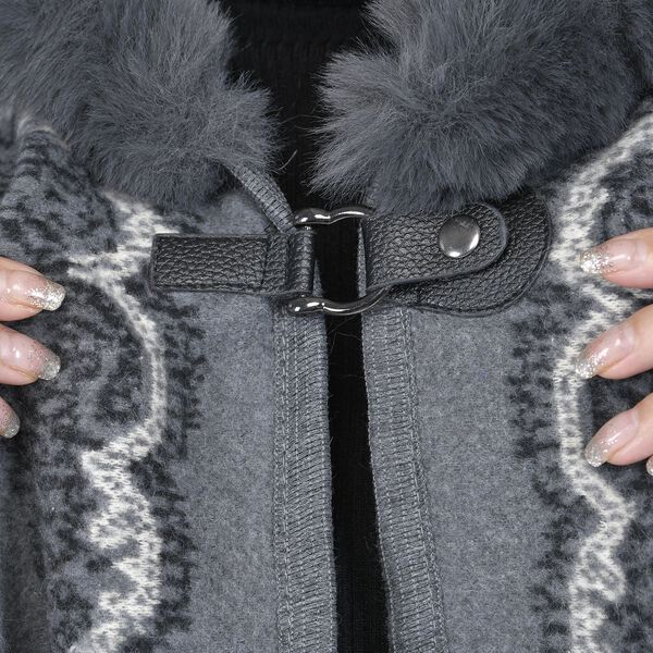 TAMSY - Designer Kunstfell Ruana, Grau image number 7