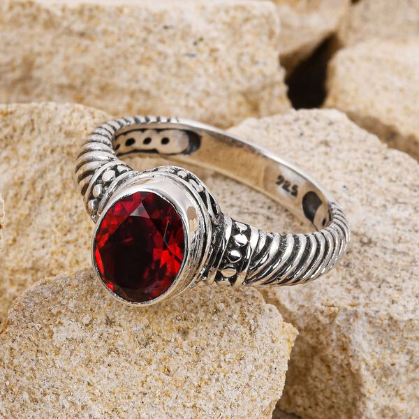 Royal Bali Kollektion -Leuchtend roter Triplett-Quarz-Ring - 2,15 ct. image number 1