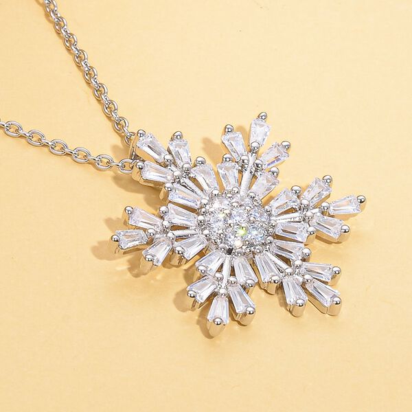 Wei&szlig;er Zirkonia Schneeflocken-Anh&auml;nger mit Kette, Messing, ca. 2.50 ct image number 2