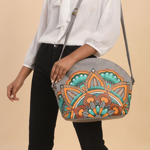 SUKRITI Handbemalte Crossbody Tasche aus echtem Leder, Größe: 30x10x28, grau image number 1