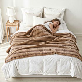 Serenity Night Premium Kuscheldecke in Pelzoptik, doppellagig und wendbar, 150x200cm, Beige