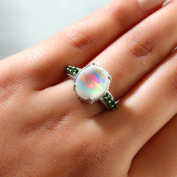 Nat&uuml;rlicher, &auml;thiopischer Opal, Chromdiopsid und Zirkon-Ring - 4,64 ct.