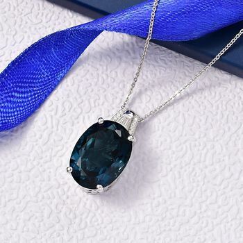 D'Joy London Blautopas und Moissanit Anh&auml;nger mit 50cm Kette - 12,66 ct.