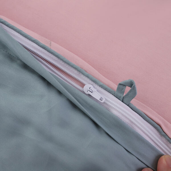 SERENITY NIGHT: 3er-Set - Seidensteppdecke und 2 Kissenbezüge, Blumenmuster, Hellblau und Rosa image number 6