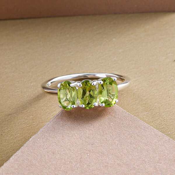Peridot-Ring, 925 Silber  ca. 1,45 ct image number 2