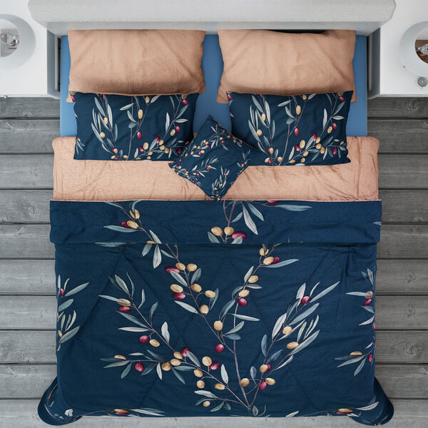 SERENITY NIGHT: 3er-Set - Seidensteppdecke und 2 Kissenbezüge, Olivenbaummuster, Dunkelblau und Rosé-beige image number 7
