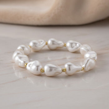 Flexibles, wei&szlig;es Muschelkernperle Armband