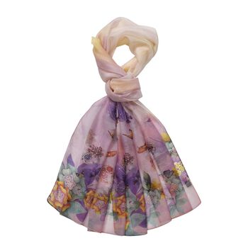 LA MAREY printed scarfMaterial:70% merino wool 30% mulberry silksize::70cm*190cmWeight : 57gpurple besed with blue floral