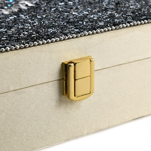 Schmuckbox bestickt mit Perlen und Pailletten, Schwarz image number 6