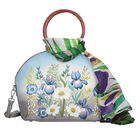 SUKRITI, Handbemalte 100 % Leder Tasche mit Maulbeerseiden Schal, Blumenmuster, Blau & Grau image number 5