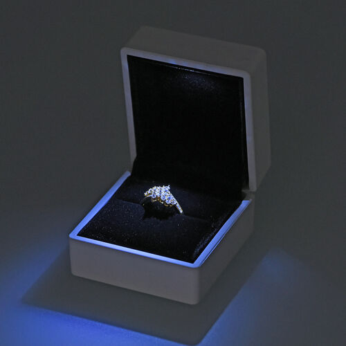 Solid poliertes LED Licht Ringetui, Größe 6,3x6x5cm, Weiß image number 1