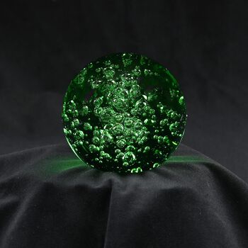 Gr&uuml;ne Kristallkugel mit LED-Licht