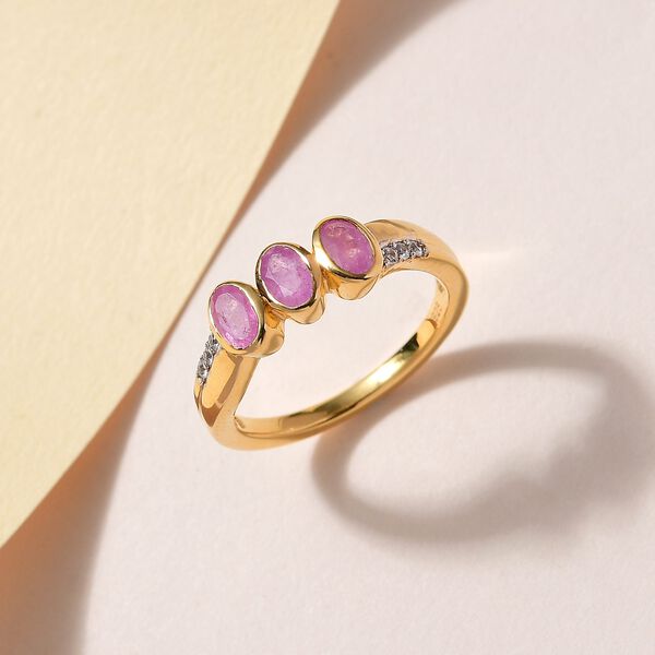 Ilakaka Rosa Saphir (Fissure gef&uuml;llt), wei&szlig;er Zirkon Ring, 925 Silber vergoldet (Gr&ouml;&szlig;e 18.00) ca. 1.08 ct image number 1