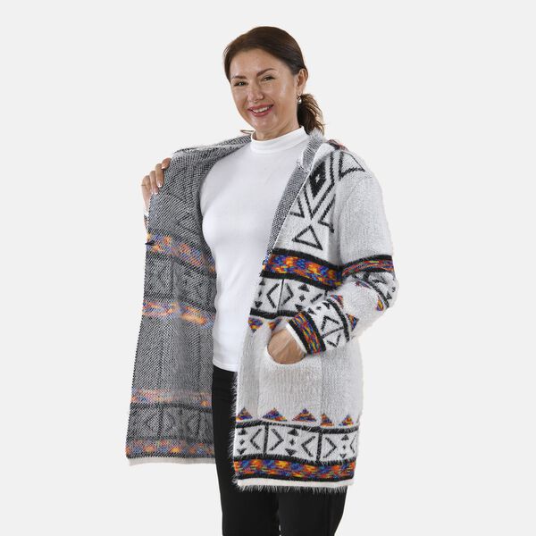 Tamsy - Kuschelweicher, langer Cardigan mit Kapuze und Taschen, 110x82cm, wei&szlig; image number 6