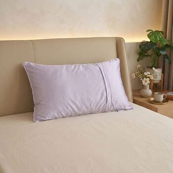 "AB side Silk quilt with cooling fabric fabric:85% nylon+15%spandex A side: print, B side match solid color Filling:100g silk+200g polyester,around 110gsm,33% silk+77% polyester Packing:gift box with PVC cover", "AB side cooling pillowcase with piping wit