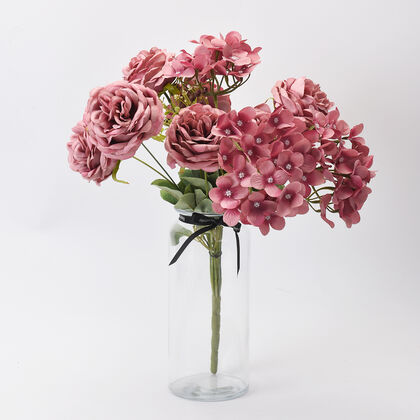 THE 5TH SEASON: Kunstblumen mit Glasvase, Rosen und Hortensien, Altrosa