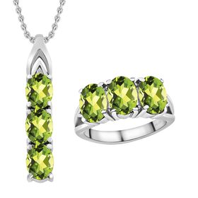 Peridot Ring und Anhänger mit 50cm Kette - 7,30 ct.