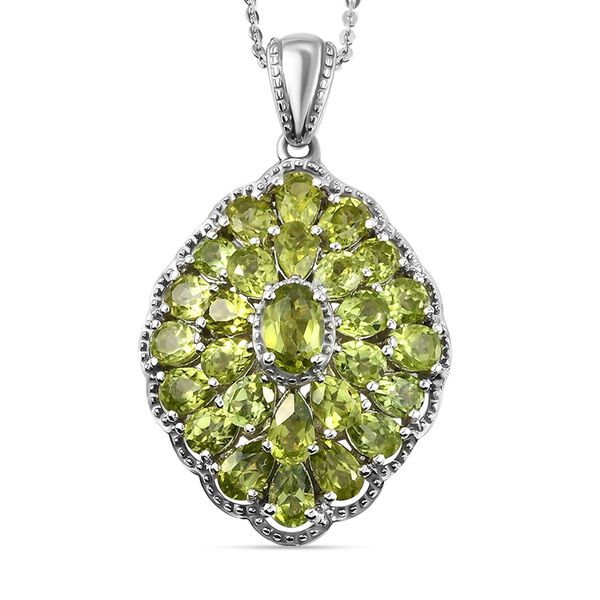 Nat&uuml;rlicher Peridot-Cluster-Anh&auml;nger mit Kette in Silber, 5,93 ct. image number 0