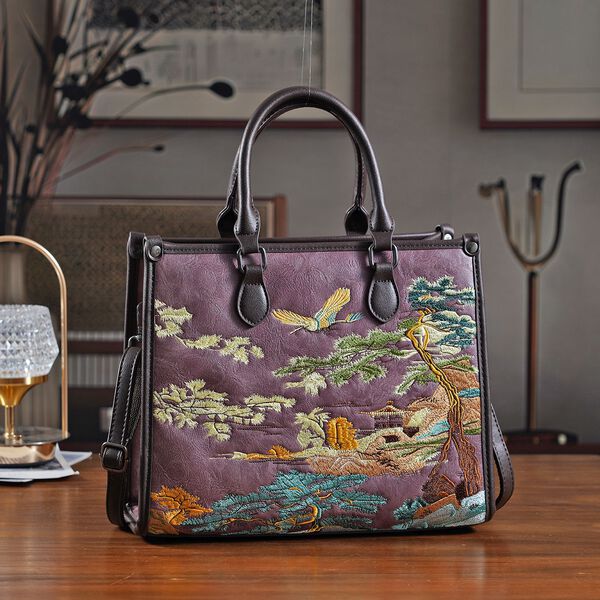 Bestickte Crossbody Tasche, Kunstleder, Blumen Design, 32 x 12 x 25 cm, Dunkelviolett image number 1