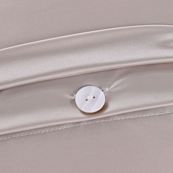 "AB side Silk quilt with cooling fabric fabric:85% nylon+15%spandex A side: print, B side match solid color Filling:100g silk+200g polyester,around 110gsm,33% silk+77% polyester Packing:gift box with PVC cover", "AB side cooling pillowcase with piping wit image number 6