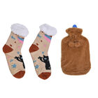 2er-Set Wärmflasche mit Plüschbezug, 2000ml und 1 Paar rutschfeste Haus Socken mit Sherpa Futter, Einheitsgröße 18x32 cm