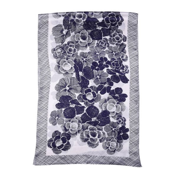 LA MAREY - 100 % nat&uuml;rlicher, bedruckter Maulbeerseiden-Schal in Geschenkbox, 55x170 cm, Dunkelblau und Wei&szlig;&nbsp; image number 4