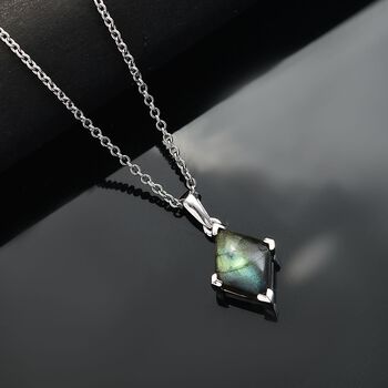 Labradorit Anh&auml;nger mit Kette (ca. 50 cm), Nickelfreies Messing und 316L Edelstahl, ca. 7.50 ct