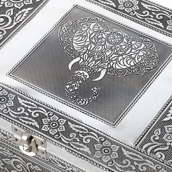 Satz von 4 handgefertigten Aluminiumboxen mit Elefant-Motiv, Größen von 24x17x9 bis 13x6,5x3 cm image number 8