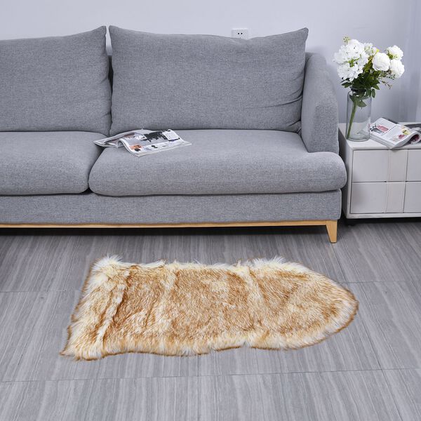 Seidenweicher und langfloriger Kunstfellteppich, 100x60 cm, Braun