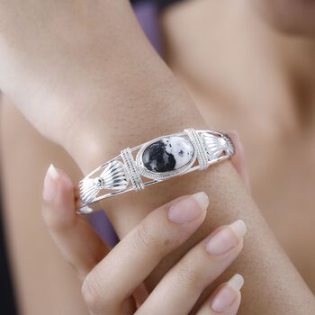 Wei&szlig;er B&uuml;ffel-Armreif, 19cm - 12,83 ct.