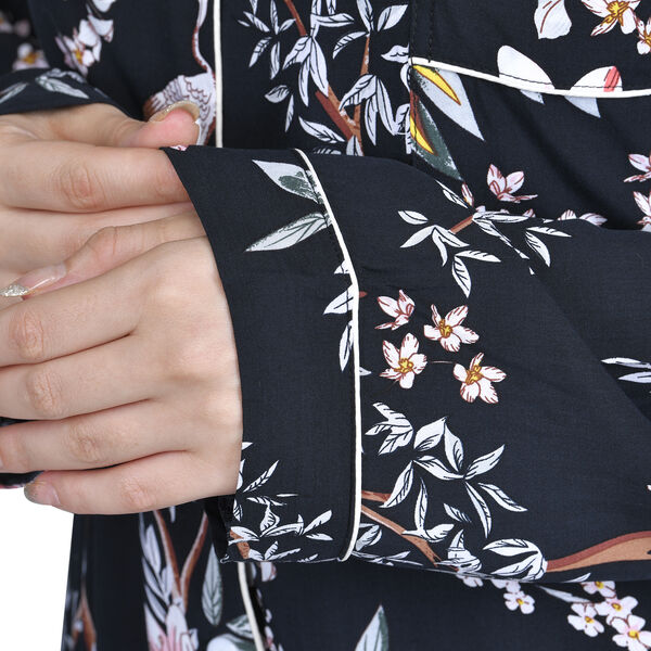 LA MAREY langes Nachthemd, Blumenmuster, Einheitsgr&ouml;&szlig;e Schwarz image number 7