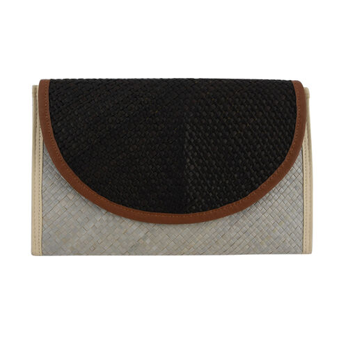 Clutch aus Pandan Blättern, Schwarz image number 0