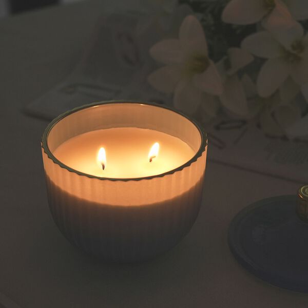 Duftkerze im Glas mit Deckel, Luxusglas-Design, Tabak und Oud, Blau image number 2